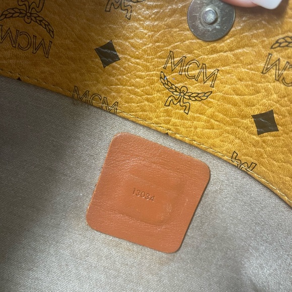 MCM CHAIN TOTE BAG - Picture 7 of 11